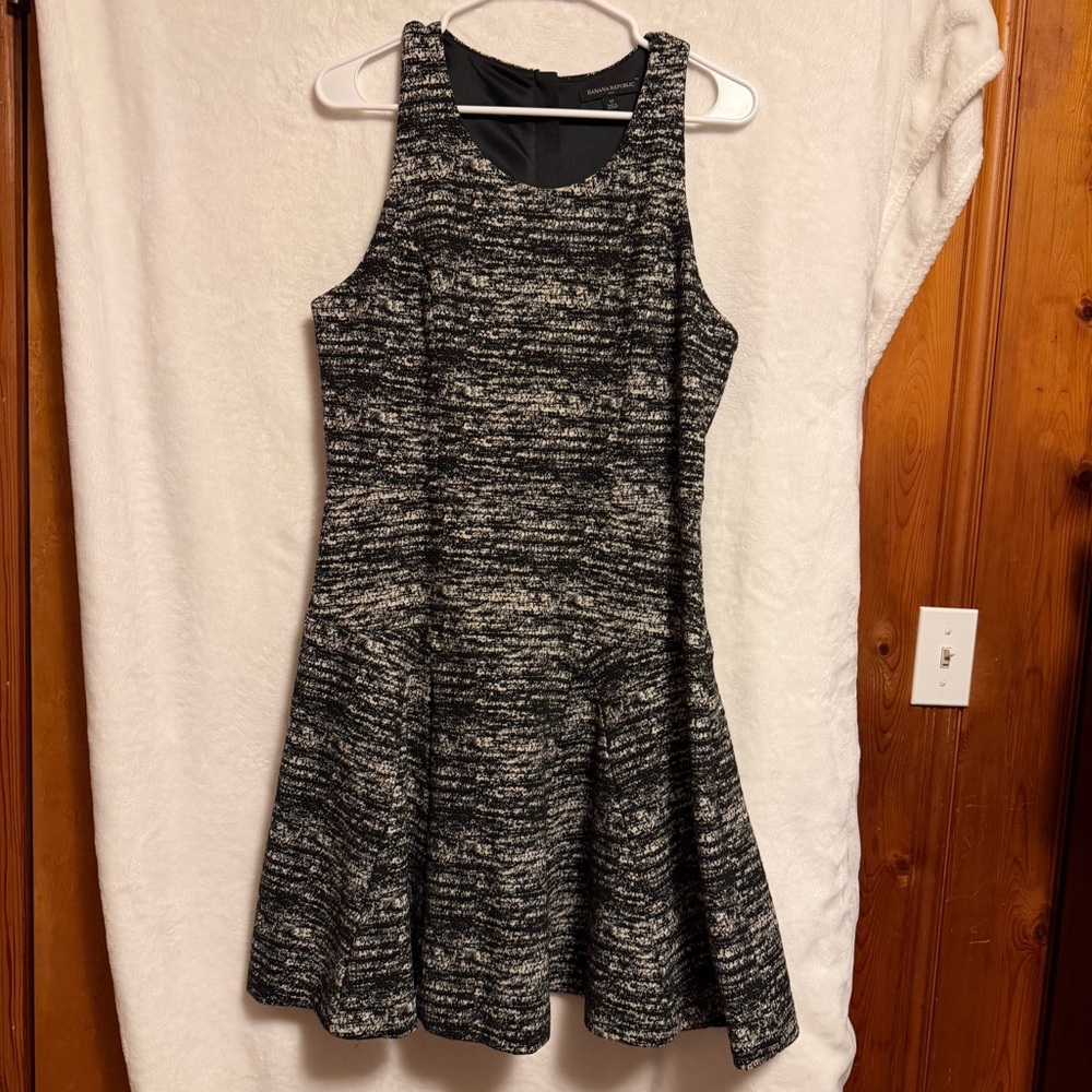 Banana Republic Textured Black and White‎ Mini Dress